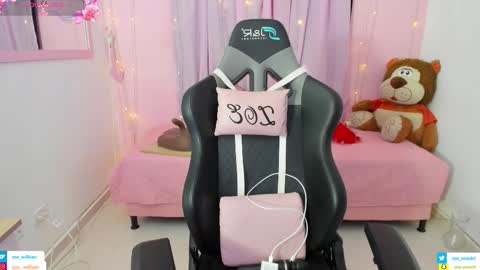 Snapshot of zoe_sullivan_ chatting on November 8, 2025, 9:42 am zoe_sullivan_ online show from November 8, 2025, 9:42 am