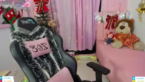 Snapshot of zoe_sullivan_ chatting on November 23, 2025, 9:42 am zoe_sullivan_ online show from November 23, 2025, 9:42 am