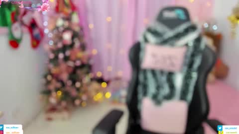 Snapshot of zoe_sullivan_ chatting on November 29, 2025, 9:34 am zoe_sullivan_ online show from November 29, 2025, 9:34 am