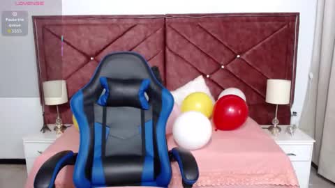 zoe_sweet050 online show from November 17, 2025, 3:18 pm