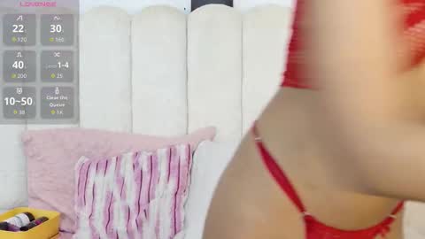 zoeameliie online show from November 26, 2025, 12:33 am