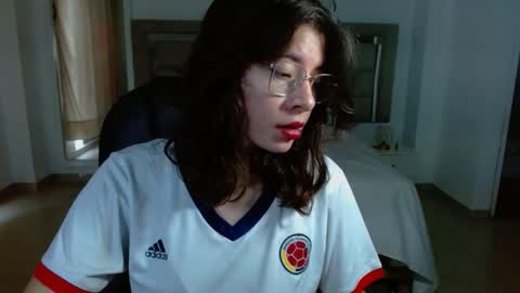 ZOE online show from November 11, 2025, 3:12 pm