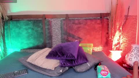 Zoe online show from February 4, 2025, 1:38 pm