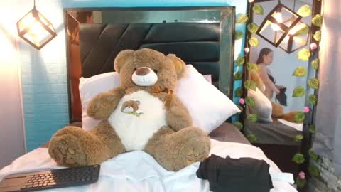 Snapshot of zoeemiller chatting on September 18, 2025, 1:57 pm zoeemiller online show from September 18, 2025, 1:57 pm