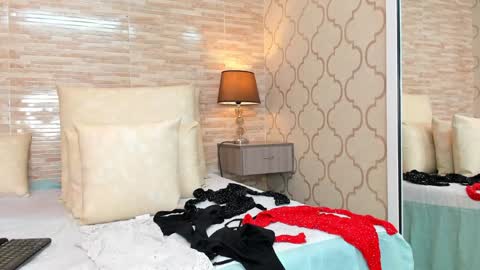 ZoeeSmitth online show from December 28, 2024, 6:18 pm