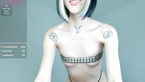 Snapshot of zoegothh chatting on December 22, 2024, 4:59 pm zoe online show from December 22, 2024, 4:59 pm