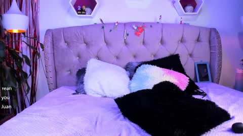 Snapshot of zoehilton chatting on December 3, 2024, 6:28 pm Zoe online show from December 3, 2024, 6:28 pm