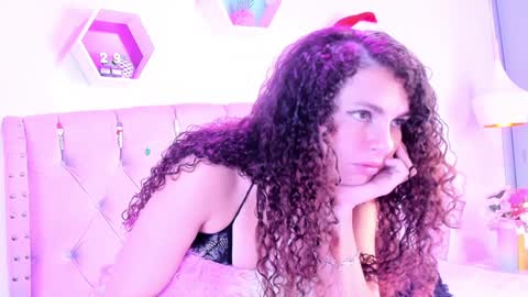 Snapshot of zoehilton chatting on December 21, 2024, 8:10 pm Zoe online show from December 21, 2024, 8:10 pm