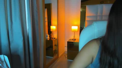 zoei_moon online show from April 17, 2026, 6:11 pm