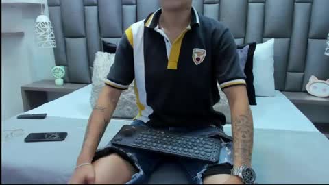 Zoe Krug online show from April 14, 2026, 12:22 pm