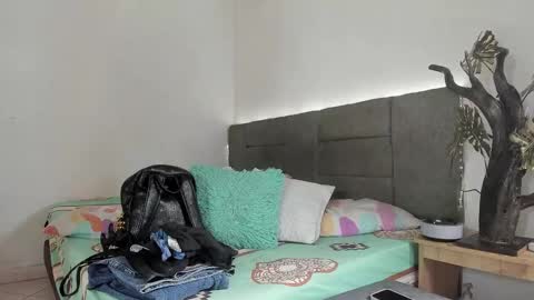 Zoel Amber online show from April 6, 2026, 9:05 pm