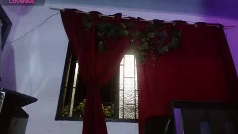 zoemi online show from February 10, 2026, 4:05 am