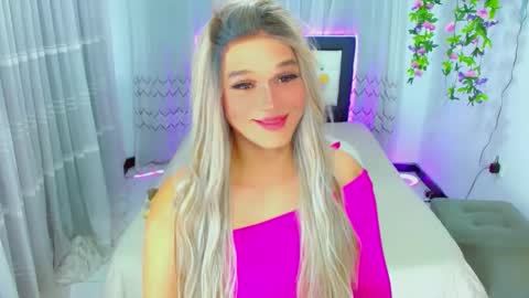 Snapshot of zoeschmmit chatting on May 22, 2026, 8:58 pm zoeschmmit online show from May 22, 2026, 8:58 pm