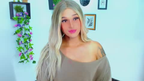 Snapshot of zoeschmmit chatting on July 23, 2026, 2:20 am zoeschmmit online show from July 23, 2026, 2:20 am