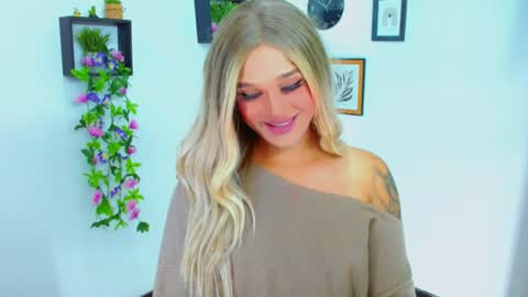 Snapshot of zoeschmmit chatting on July 28, 2026, 12:18 am zoeschmmit online show from July 28, 2026, 12:18 am