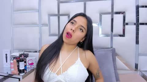 ZoeSwam online show from February 19, 2025, 7:05 pm