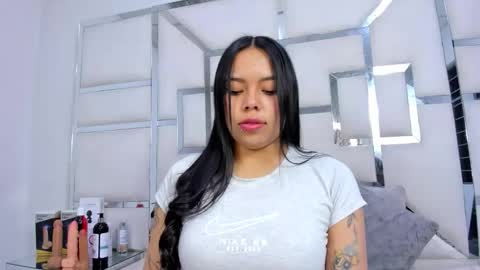 ZoeSwam online show from November 21, 2025, 11:20 am