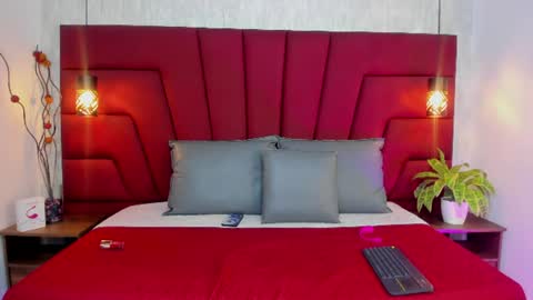 Snapshot of zoey_jayden chatting on July 25, 2026, 12:47 pm Zoey Jayden online show from July 25, 2026, 12:47 pm