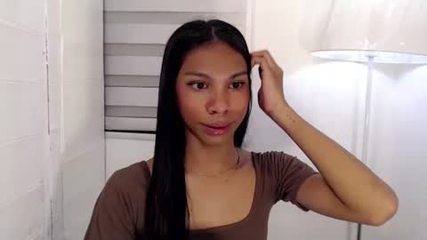 zoey online show from February 8, 2025, 2:58 am