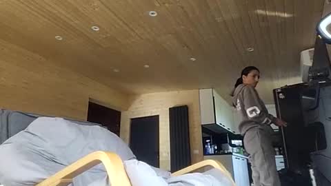 Zoey online show from October 5, 2025, 1:09 pm