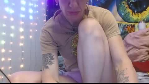 Snapshot of zoeyportland chatting on July 17, 2026, 8:10 am Zoey Portland online show from July 17, 2026, 8:10 am
