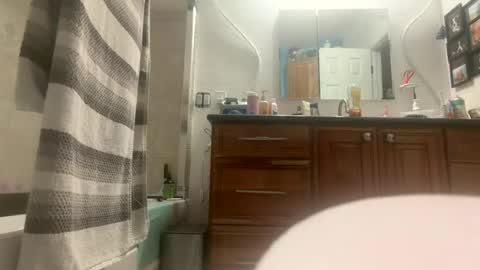 Snapshot of zoeyportland chatting on July 23, 2026, 3:32 pm Zoey Portland online show from July 23, 2026, 3:32 pm