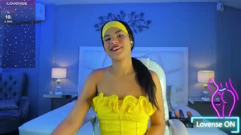 Snapshot of zoeysnow chatting on October 14, 2025, 11:55 am Z O E online show from October 14, 2025, 11:55 am
