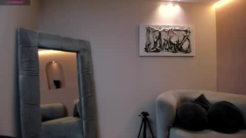 Zoey Walker online show from November 9, 2025, 12:03 pm