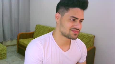 Snapshot of zohan_haidar chatting on December 17, 2025, 12:49 am ZohanMohamed online show from December 17, 2025, 12:49 am