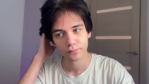 Zombdeeeee online show from August 3, 2026, 4:33 am