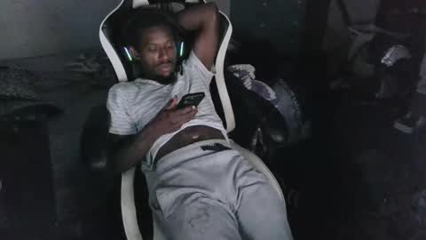 zoneingout online show from November 13, 2025, 3:38 am