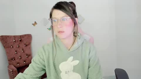 Alicie online show from December 22, 2025, 4:15 pm