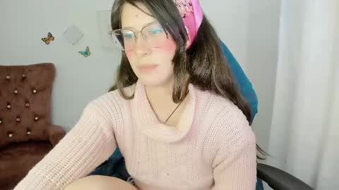 Snapshot of zooeybelair chatting on April 28, 2026, 4:23 pm Alicie online show from April 28, 2026, 4:23 pm