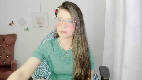 Snapshot of zooeybelair chatting on May 17, 2026, 3:59 am Alicie online show from May 17, 2026, 3:59 am