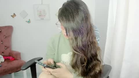 Snapshot of zooeybelair chatting on May 21, 2026, 2:13 pm Alicie online show from May 21, 2026, 2:13 pm
