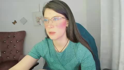 Snapshot of zooeybelair chatting on June 7, 2026, 2:59 am Alicie online show from June 7, 2026, 2:59 am