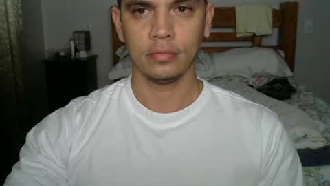 zoro_00 online show from June 8, 2026, 12:49 pm