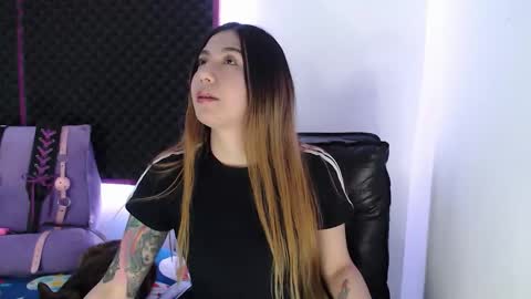 zpzphot online show from October 17, 2025, 8:33 pm