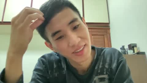 Snapshot of zseszsesz chatting on December 15, 2024, 3:20 pm Z online show from December 15, 2024, 3:20 pm