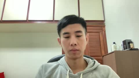 Snapshot of zseszsesz chatting on February 2, 2025, 3:17 pm Z online show from February 2, 2025, 3:17 pm