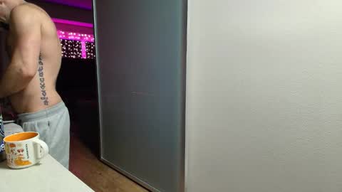 Zuko online show from October 14, 2025, 1:23 pm