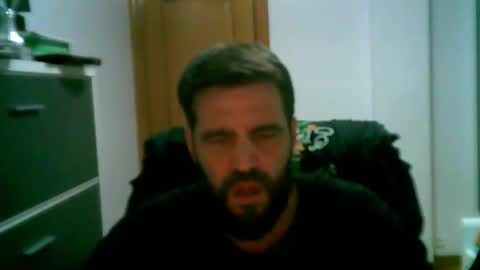 Snapshot of zurdineno chatting on June 4, 2026, 8:26 pm zurdineno online show from June 4, 2026, 8:26 pm