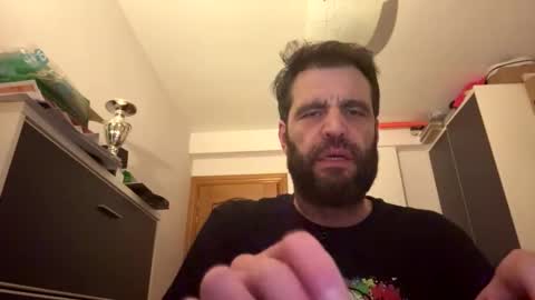 Snapshot of zurdineno chatting on June 5, 2026, 11:21 pm zurdineno online show from June 5, 2026, 11:21 pm