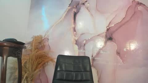 Zuri Lux online show from December 4, 2025, 9:34 pm