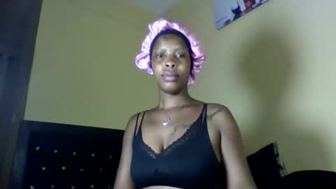 Snapshot of zurivelvetstudio chatting on May 17, 2026, 5:27 am zurivelvetstudio online show from May 17, 2026, 5:27 am