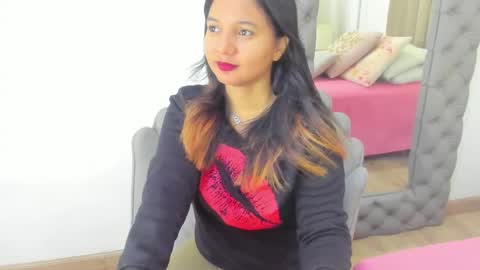 Im Zusan My schedule is from 1030pm to 430 am colombian time online show from April 18, 2026, 7:58 pm