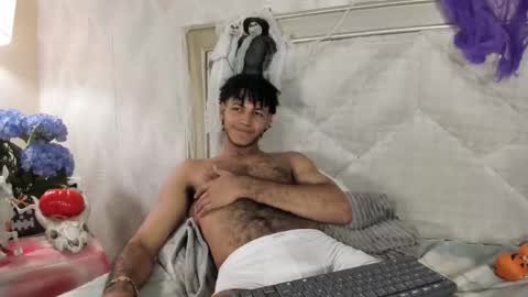 zyan_moreno online show from October 21, 2025, 5:35 pm