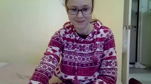 Zyuhre online show from December 31, 2024, 12:57 pm