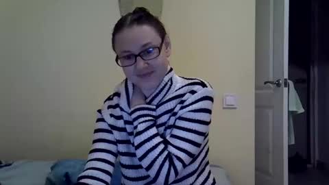 Zyuhre online show from October 13, 2025, 1:11 pm