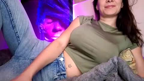 zzarraaa online show from November 27, 2025, 7:49 pm